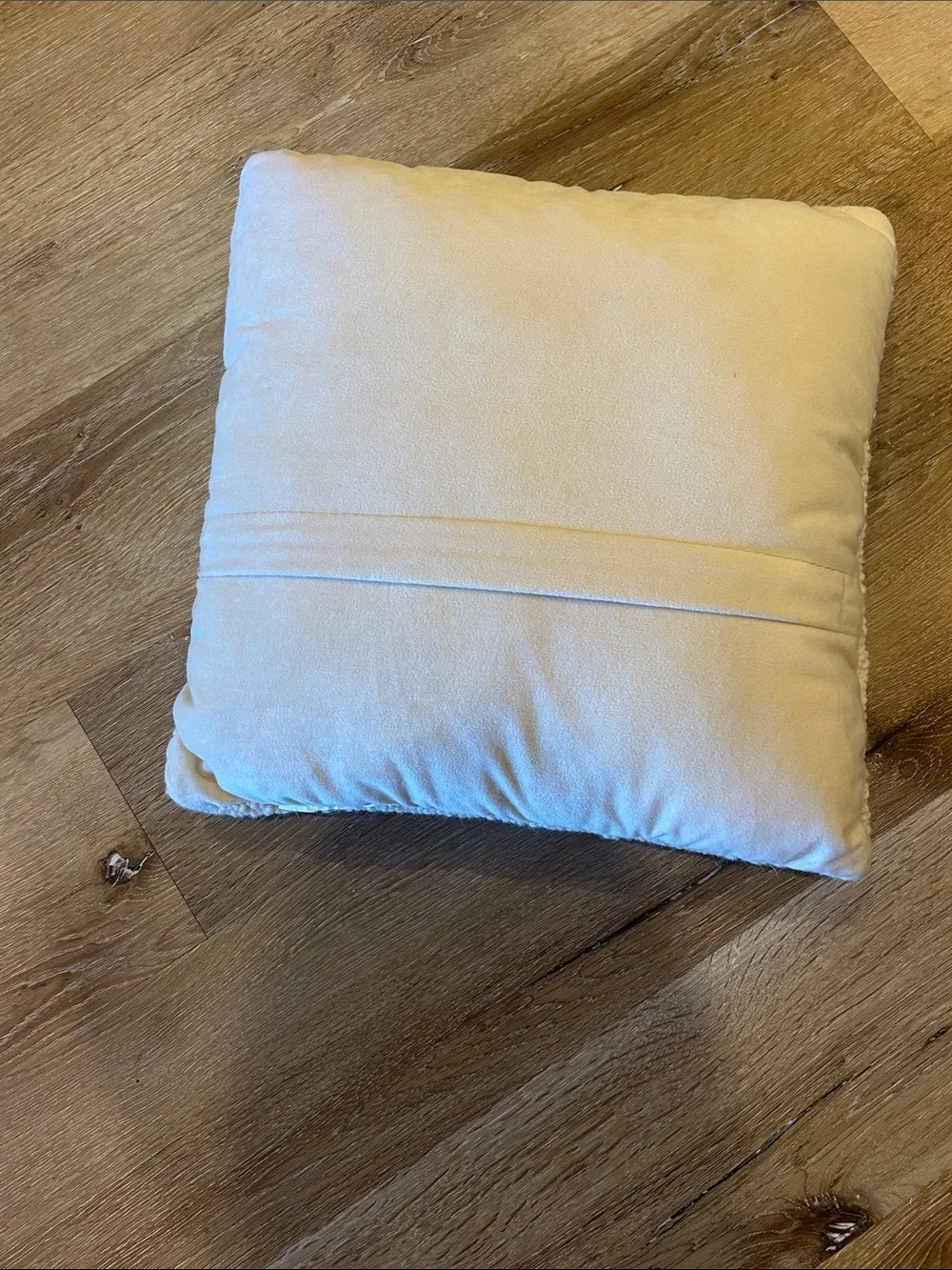 Bird wool Hooked Pillow - Red and Pink